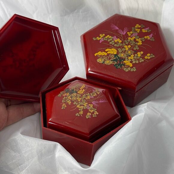 Vintage set of 3 lacquer finish floral nesting boxes acrylic. - Picture 6 of 8